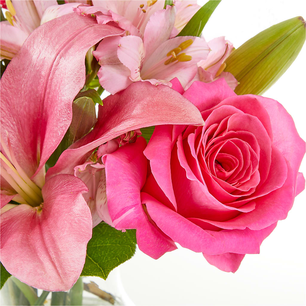 Lots of Love Bouquet – MAY'S FLORAL, Nevada MO